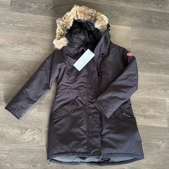 BNWT Canada Goose Parka in Women’s large - Picture 1 of 5